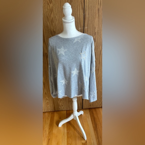 Maurices Tops - Maurices Gray Star Long Sleeve Tee